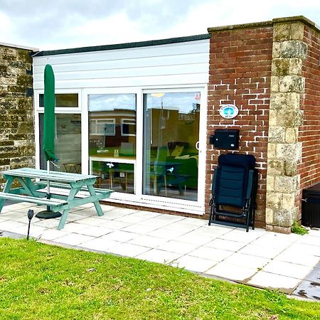 Chine Cottage Self-Catering Coastal Bungalow In Rural West Wight فريشووتر المظهر الخارجي الصورة