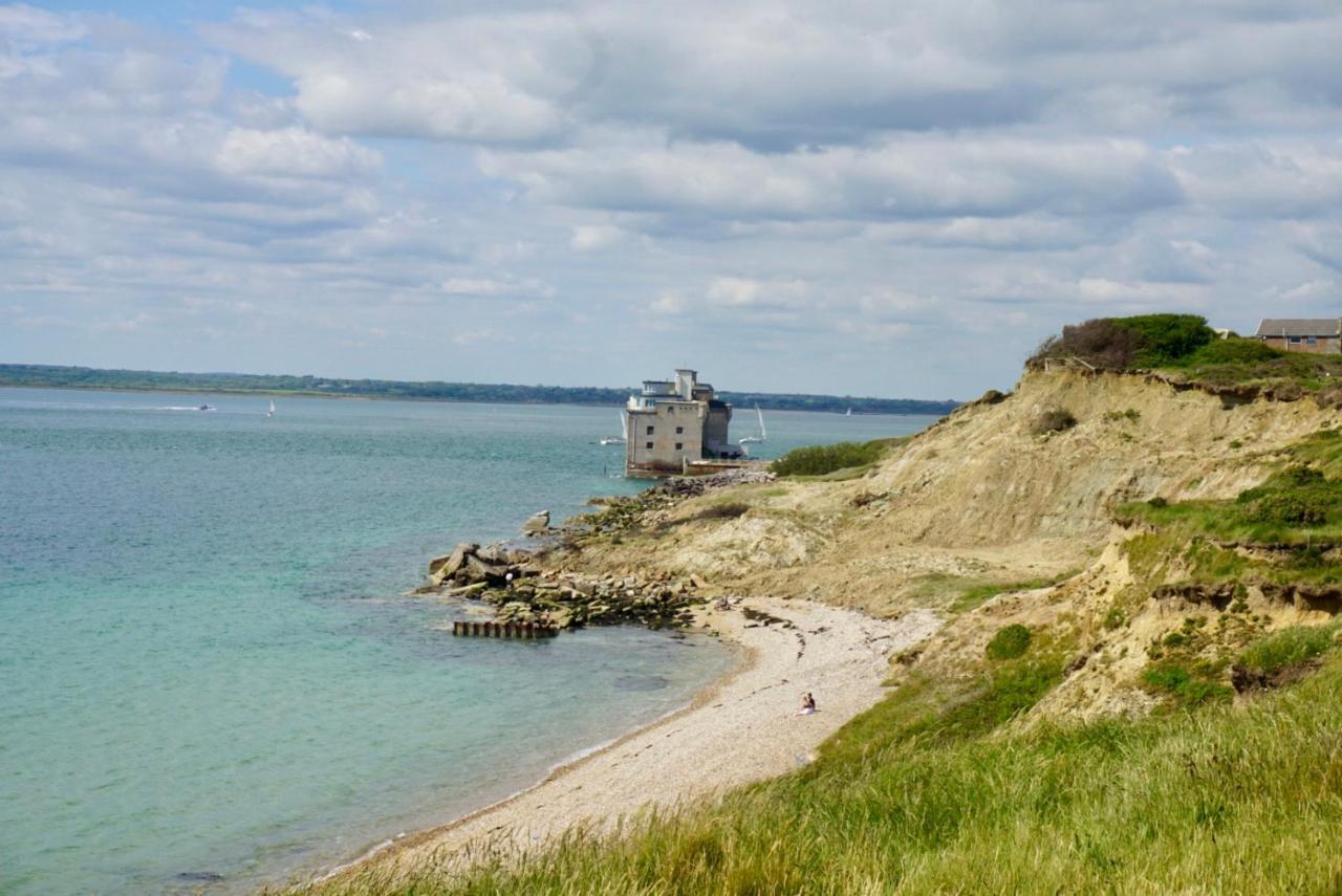 Chine Cottage Self-Catering Coastal Bungalow In Rural West Wight فريشووتر المظهر الخارجي الصورة